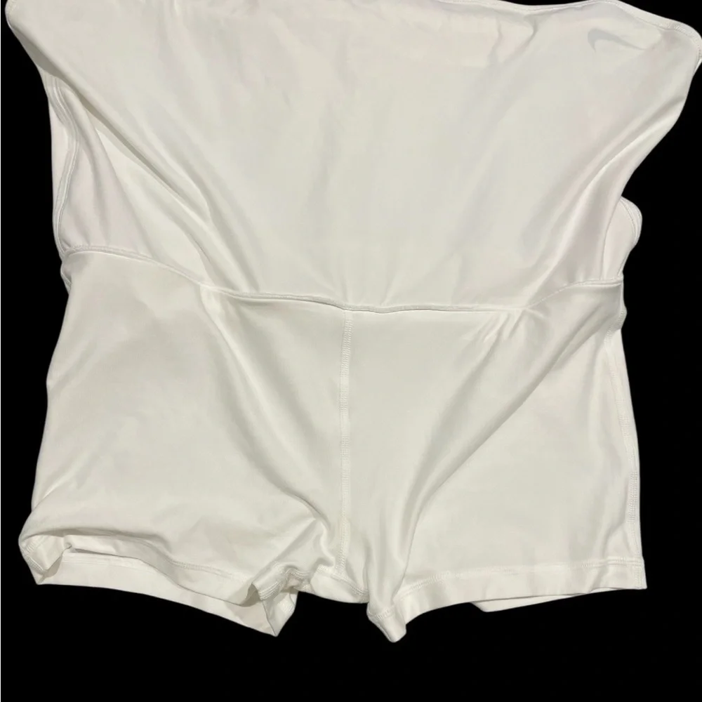 Nike White Dri-fit Sports Skirt 81% polyester 19 spandex Size L EUC